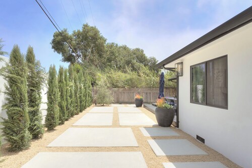 3944 Seaside Bash - Central Carmel Location