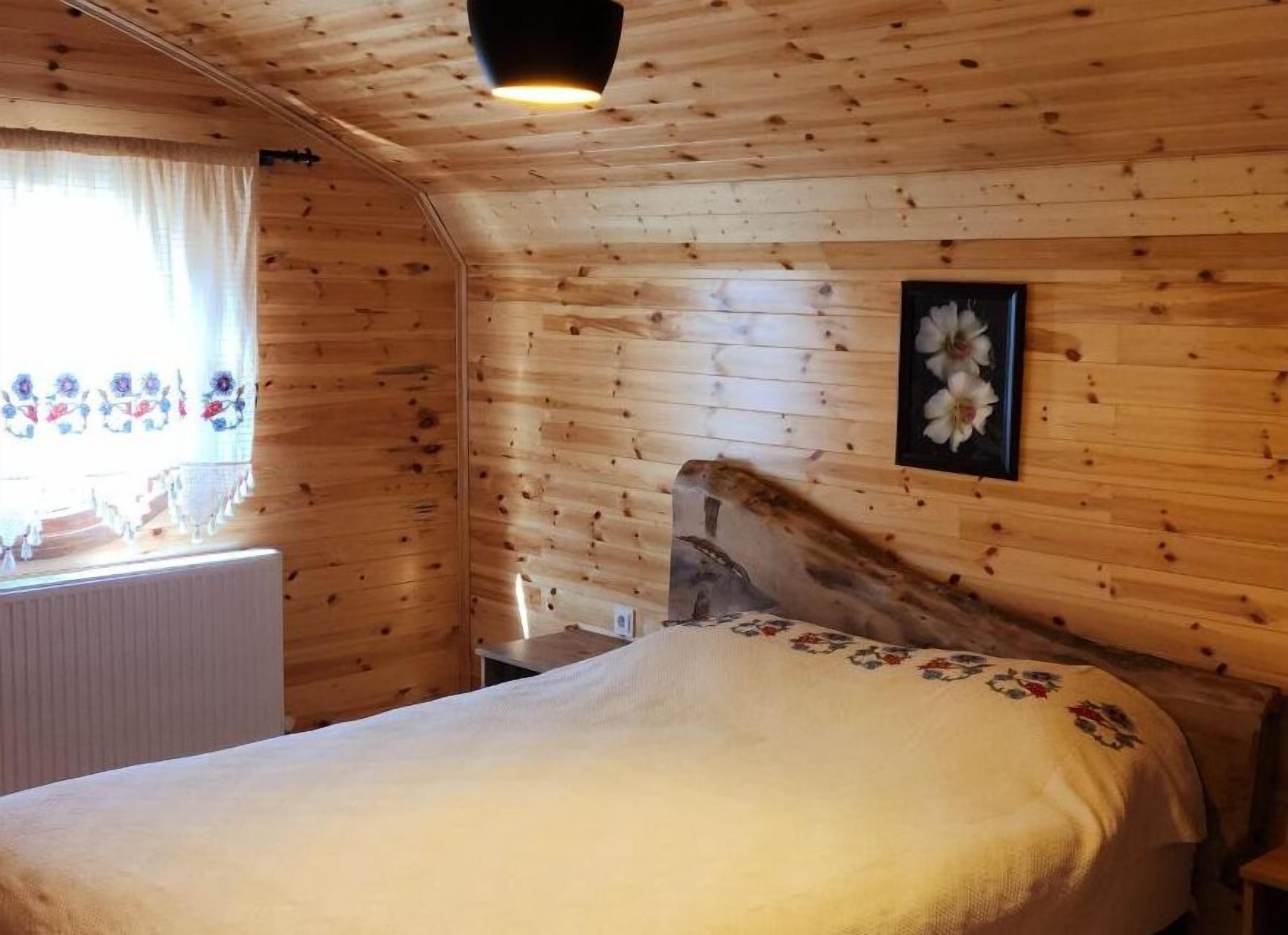 Premium bedding, minibar, desk, laptop workspace