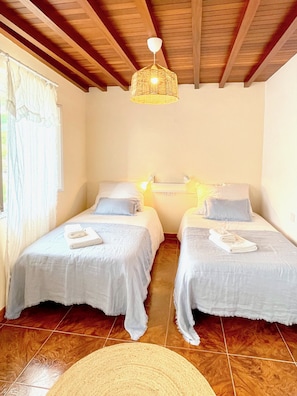 3 bedrooms, iron/ironing board, WiFi, bed sheets