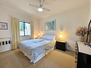 3 bedrooms, bed sheets
