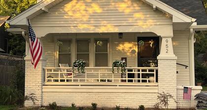 Sunsets Overlooking Golf Course! Prime Location!