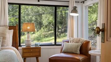 3 bedrooms, iron/ironing board, travel crib, WiFi