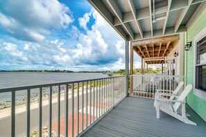 House (3 Bedrooms) | Interior - Steps to Beach: Waterfront Cedar Key Home! (Cedar Key)
