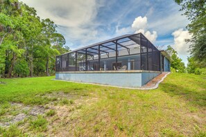 Interior - Crystal River Home w/ Lanai + Hot Tub (Crystal River)