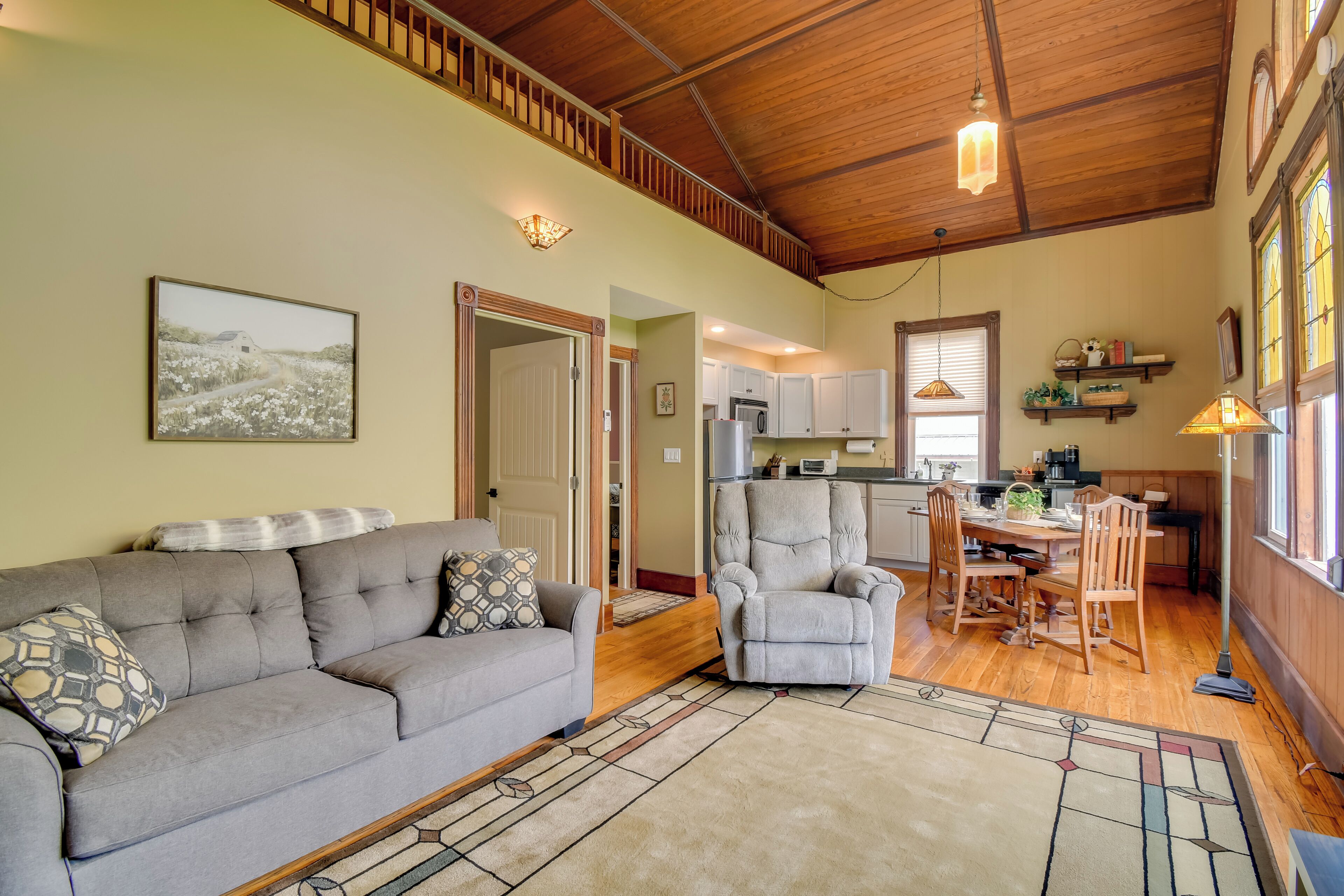 المنشأة من الداخل