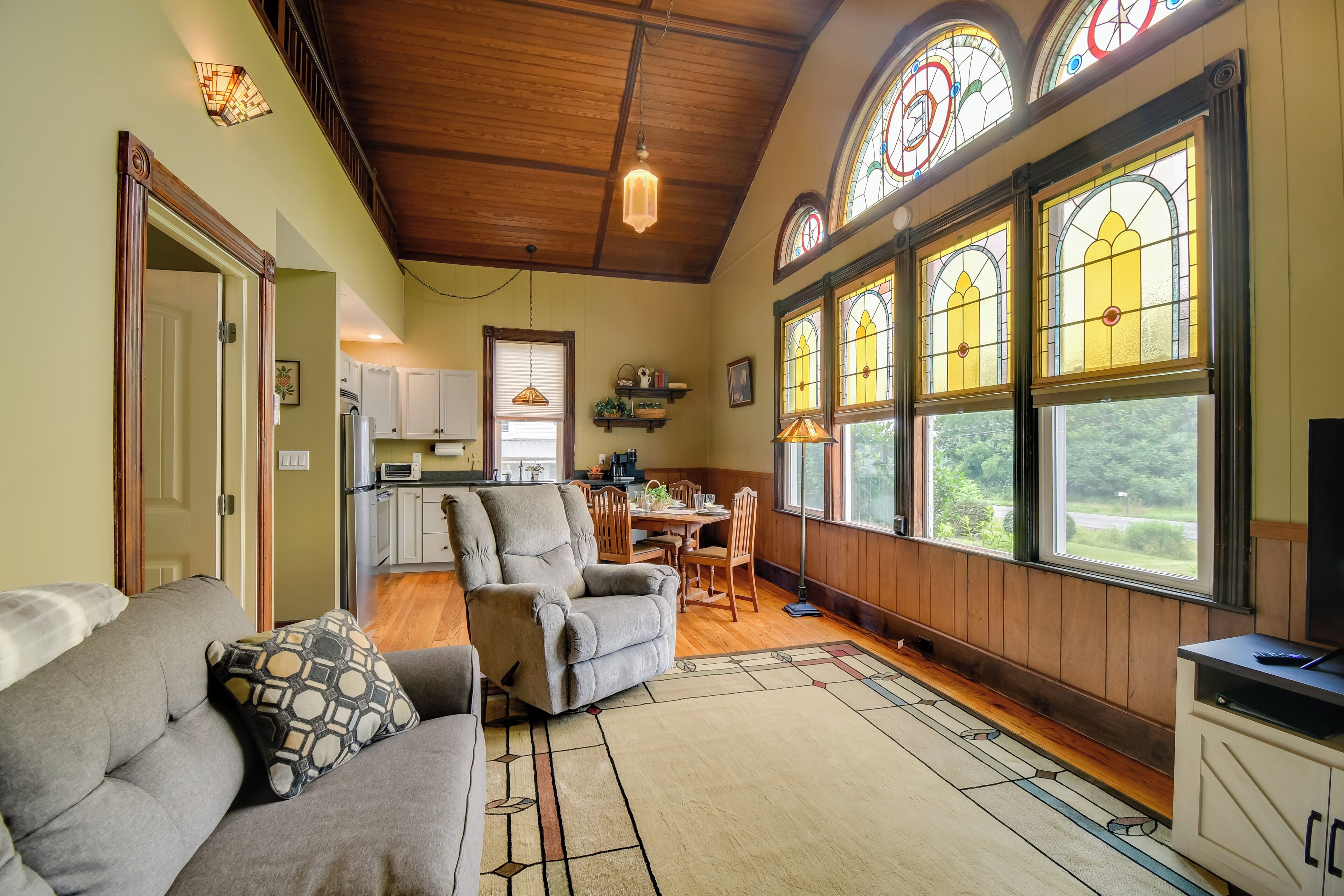 المنشأة من الداخل