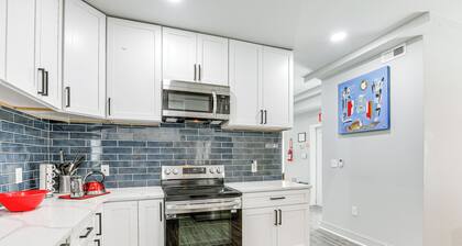 Baltimore Townhome w/ Private Rooftop Patio!