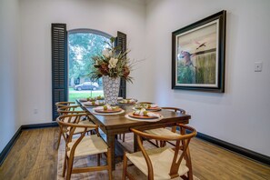 Interior - Elegant Baton Rouge Home w/ Yard ~ 3 Mi to Lsu! (Baton Rouge)