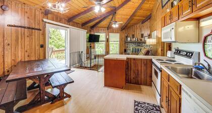 Ski, Hike! Family-friendly Beech Mtn Cabin w/ Deck