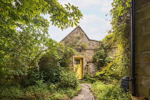 Host & Stay | Upper Lodge