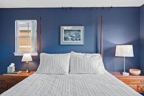2 bedrooms, iron/ironing board, Internet, bed sheets