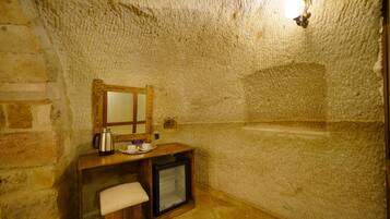 Superior Room | Premium bedding, minibar, individually decorated, individually furnished