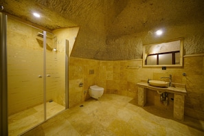 Superior Room | Bathroom | Hair dryer, bathrobes, slippers, towels - vezir cave suites (Nevsehir)