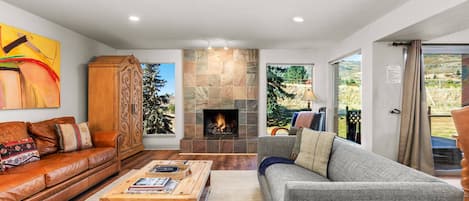 Smart TV, chimenea