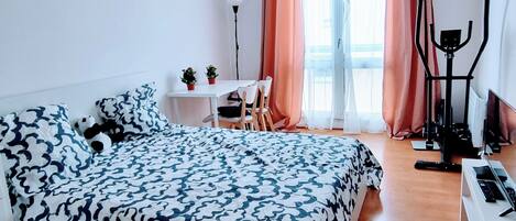 1 bedroom, bed sheets