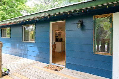 Charming Winter Cabin Retreat with Patio & Firepit