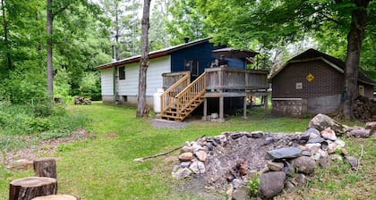 Modern Cabin Retreat with Patio & Outdoor Firepit