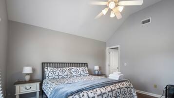 3 ๊ฐ์ ์นจ์ค, ๋ฌด๋ฃ WiFi, ์นจ๋ ์ํธ