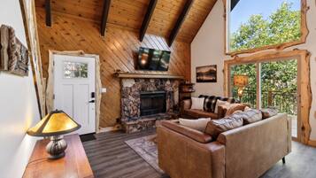 House, 3 Bedrooms | Living area | Smart TV