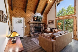 House, 3 Bedrooms | Living area | Smart TV - Timeless Traditions Arrowhead 3 Bedroom Home by RedAwning (Lake Arrowhead)