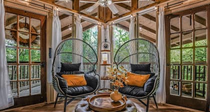 Light'n Bug Bungalow 1 Bedroom Cabin by RedAwning