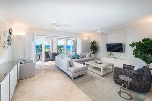 Apartment, 3 Bedrooms | Living area
