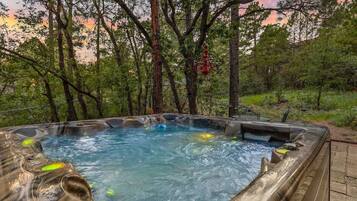 House, 4 Bedrooms | Pool