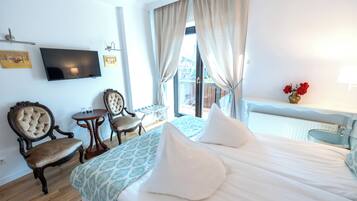 Design-Doppel- oder -Zweibettzimmer, Gartenblick | 1 Schlafzimmer, individuell dekoriert, individuell eingerichtet