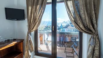 Traditionele kamer, 1 twee- of 2 eenpersoonsbedden, balkon, uitzicht op bergen | Uitzicht vanuit de kamer
