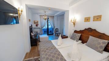 Traditional Double or Twin Room, Balcony, Mountain View | Individually decorated, individually furnished, free WiFi