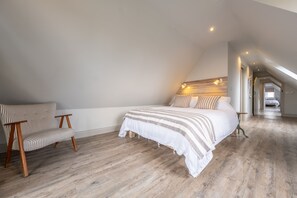 4 bedrooms, iron/ironing board, travel crib, internet - The Old Dormitory, Old Hunstanton, Norfolk (Old Hunstanton)