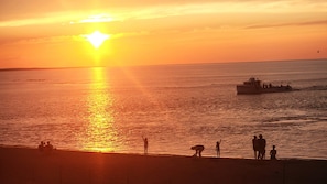 Beach - Lyons Cottages - Cottage #5, 2BR Walk to the Beaches of Stanhope National Park! (Stanhope)