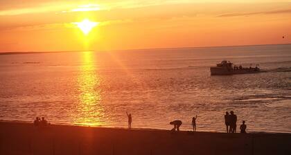 Lyons Cottages - Cottage #5, 2BR Walk to the Beaches of Stanhope National Park!