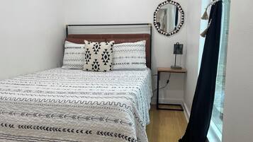 2 bedrooms, iron/ironing board, WiFi, bed sheets