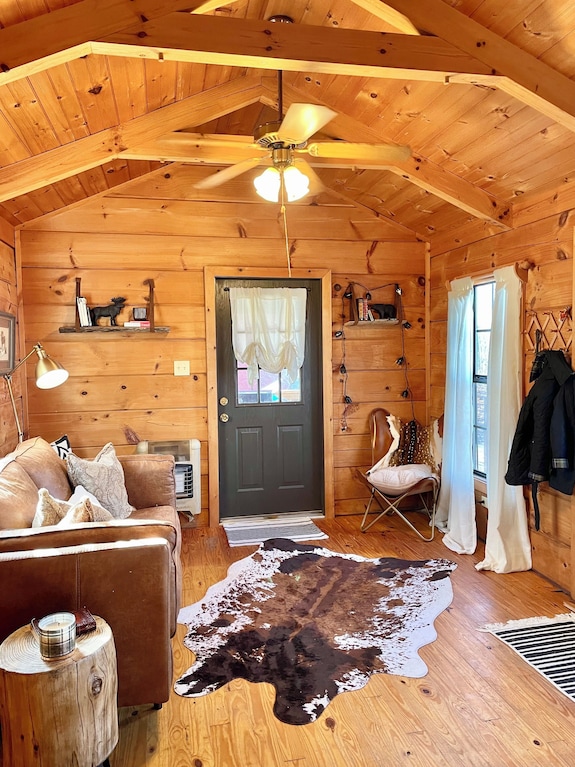 Cozy Cabin And Contemporary Container Home On One Property! Pets Welcome! - South Carolina