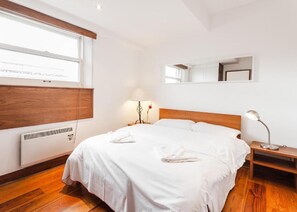 Family Apartment, 2 Bedrooms | Laptop workspace, iron/ironing board, free WiFi, bed sheets - Parnell Boulevard Apartments (Dublin)