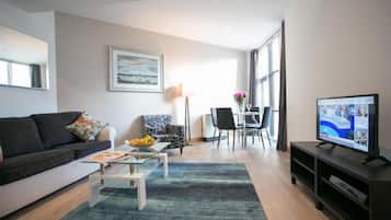 Appartement Familial, 2 chambres | Coin séjour | Télévision