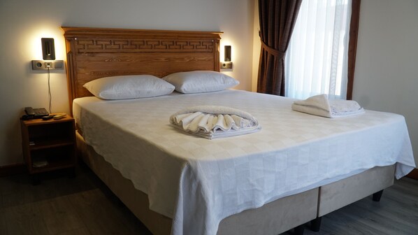 Deluxe Double Room | Free minibar items, desk, laptop workspace, free WiFi - Pikan Ephesus (Selçuk)