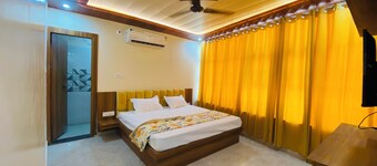 The Raman Palace - A Budget Hotel