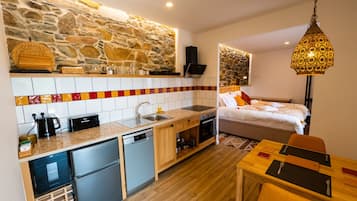 Oven, dishwasher, dining tables