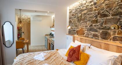 Spacious self catering 1-bedroom apartment in charming Serta.