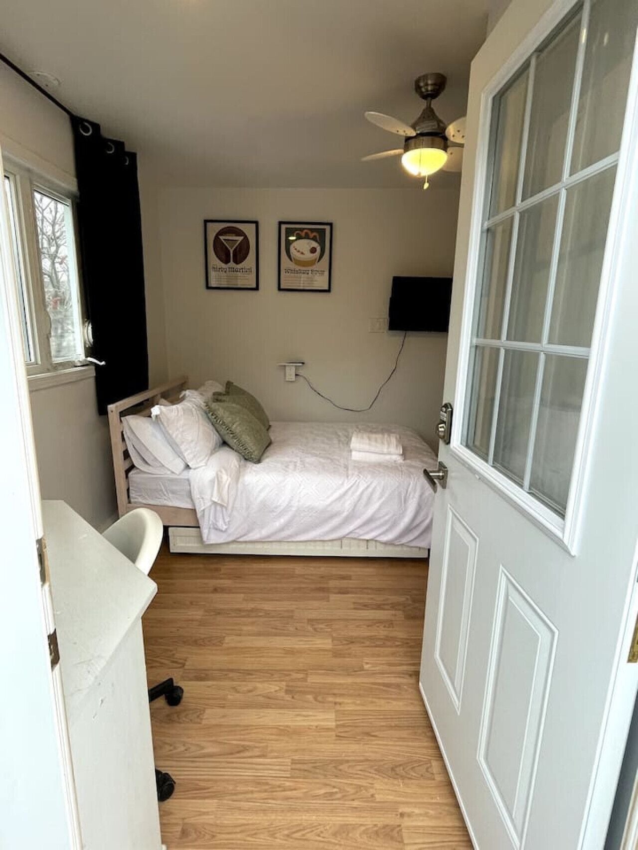 1 bedroom, desk, iron/ironing board, WiFi