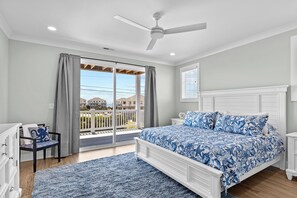 4 bedrooms, travel crib, WiFi
