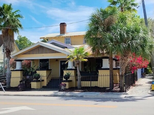Exterior - 1-bedroom rental in home with WiFi, AC in excellent Tampa (Tampa)