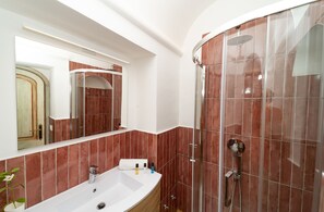 Shower, hair dryer, bidet, towels - Casa Cosenza Romantic Room N.4 (Positano)