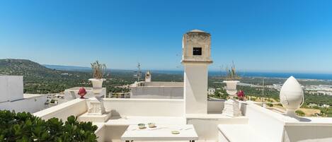 Appartement, vue partielle sur la mer | Terrasse/Patio
