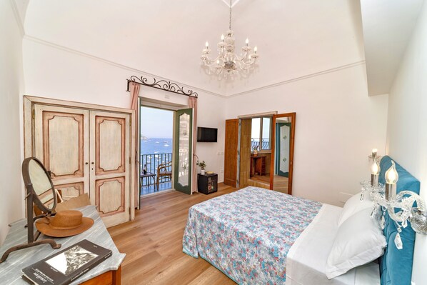 1 bedroom, free WiFi, bed sheets - Casa Cosenza Romantic Room Jacuzzi (Positano)