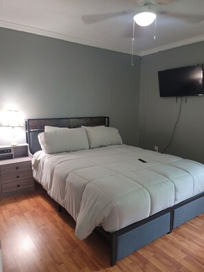 4 chambres, fer et planche à repasser, Wi-Fi, draps fournis