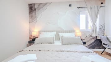2 bedrooms, iron/ironing board, travel crib, free WiFi
