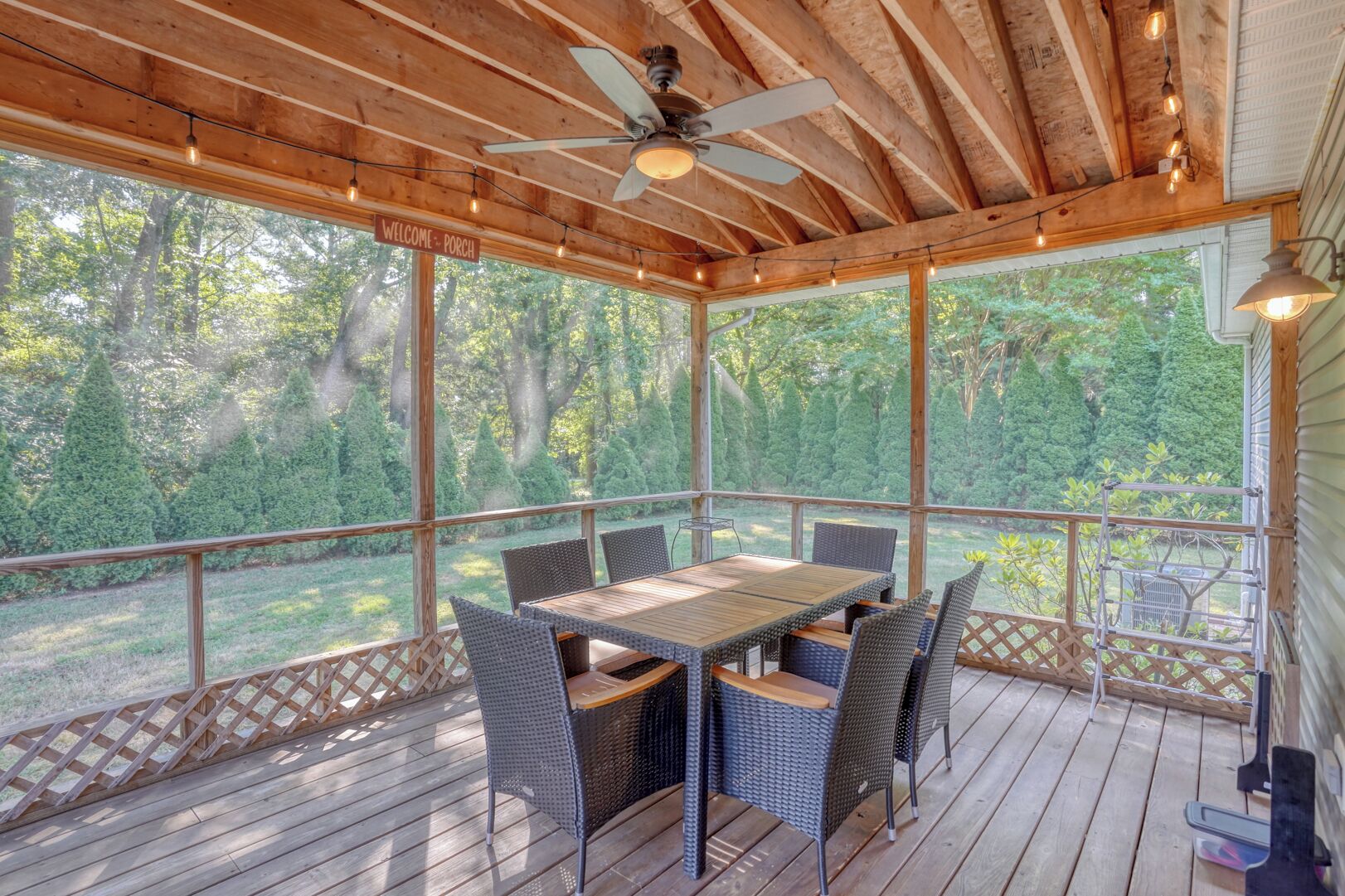 تناول الطعام بالخارج